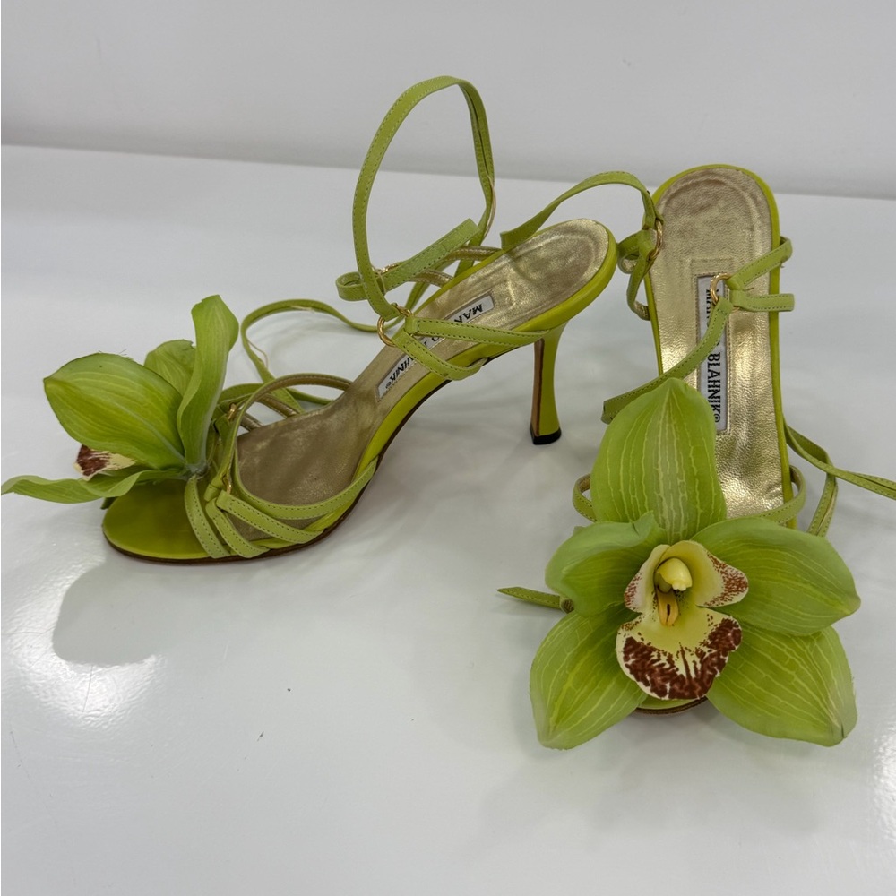 Manolo Blahnik Lime Green Orchid Heels - Picture 4 of 12
